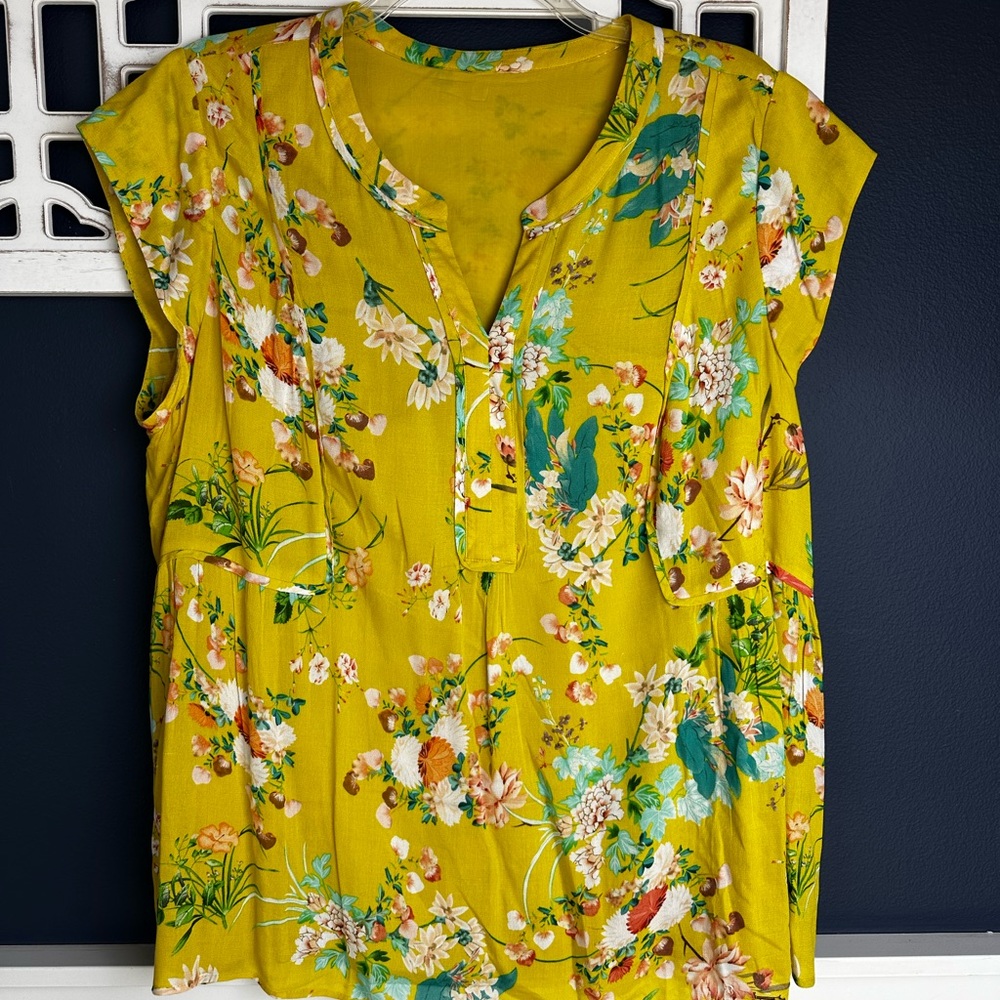 Rose & Olive Floral Yellow Women's Top 2X